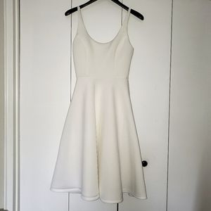 Lulu's white dress
